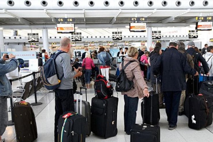 Uçuş zamanı qəribə geyim tələbləri, TƏYYARƏDƏN QOVULMA 