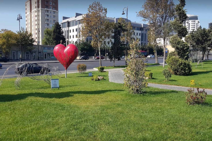 Bakının bu ərazisi  sökülür