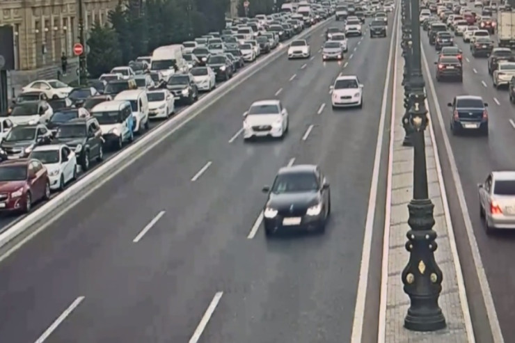 Bakının mərkəzində SÜRƏT YARIŞI:  həbs edilənlər var - VİDEO 