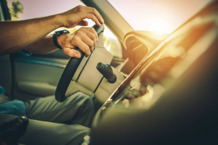 İsti havada sürücülərin  qaçmalı olduğu 3 içki - YADDA SAXLA 