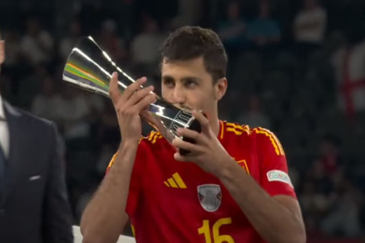 Avropa çempionatının ƏN YAXŞI  oyunçusudur