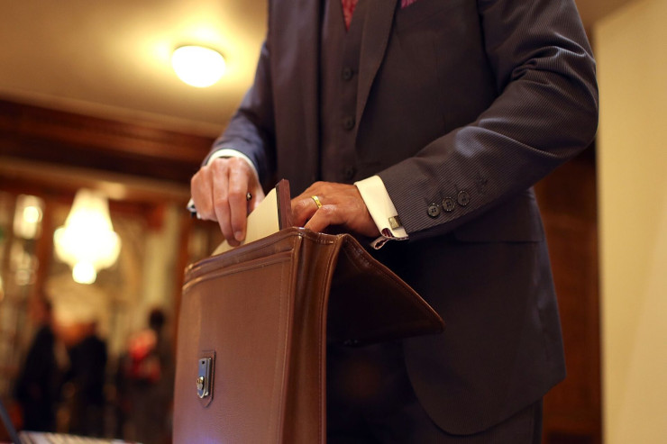 Bu ölkənin baş naziri istefa verdi 