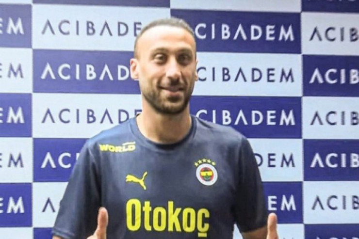 "Fənərbaxça" Cenk Tosunla iki illik müqavilə imzaladı 