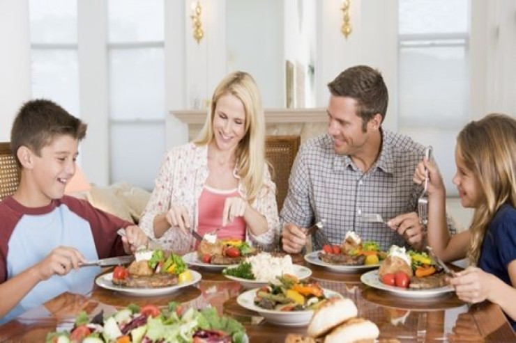 Süfrə arxasında  bunu etməyin – Zəka səviyyəsindən xəbər verir