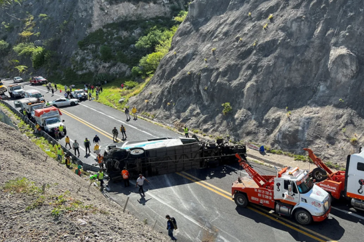 Avtobusla yük maşını TOQQUŞDU:  16 nəfər öldü