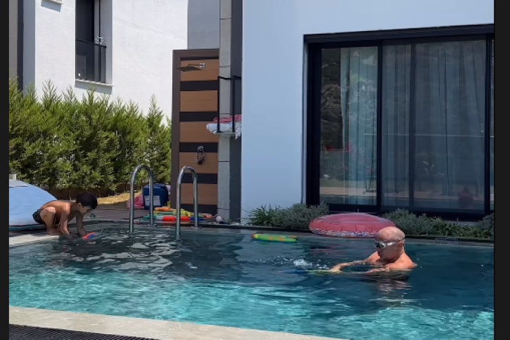 Xalq artistinin lüks villasında hovuz keyfi - VİDEO 