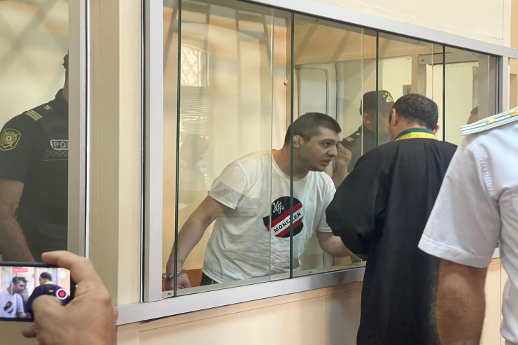 Ailəsini qətlə yetirən Əhmədi MƏHKƏMƏYƏ GƏTİRMƏDİLƏR 