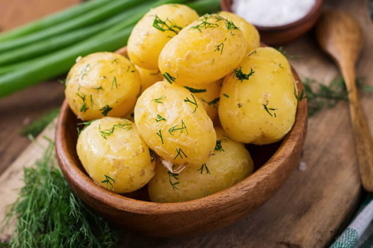 Kartofu bir də belə qaynadın: Dadından doymayacaqsınız 