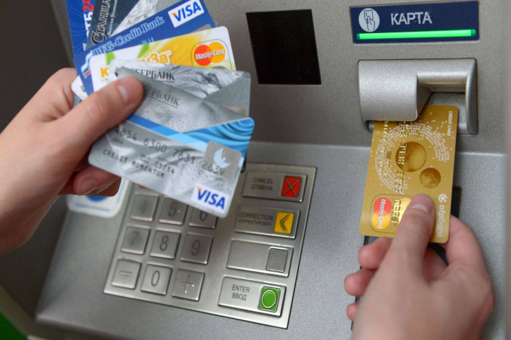 Bank kartlarından oğurluq edənlər saxlanıldı