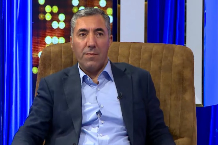 Ehtiram Hüseynov buzlu su  ilə sağalır