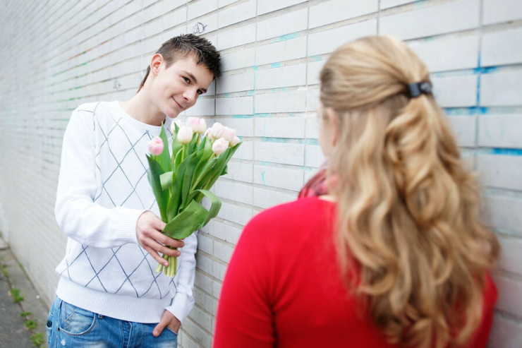 Alimlər ilk görüşlərdə qadın və kişilərin əsas səhvlərini  açıqlayıblar