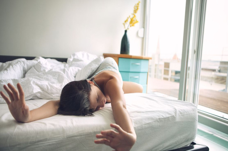 Pəncərəni açıb yatmaq  bədənə necə təsir edir?