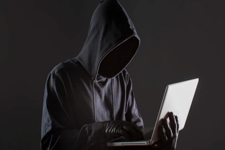 Telefon və planşetinizi haker hücumlarından  necə qorumaq olar?