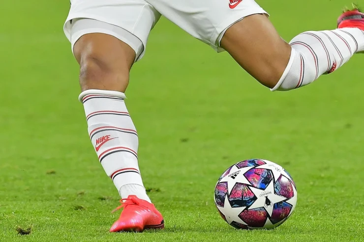 Futbolçu bu zarafatına görə oyunlara buraxılmayacaq 