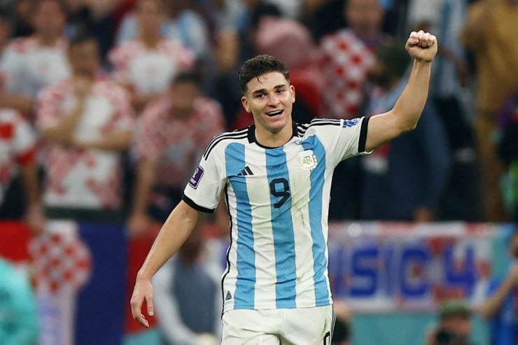 PSJ "Mançester Siti"nin  gənc ulduzunu  transfer etmək istəyir