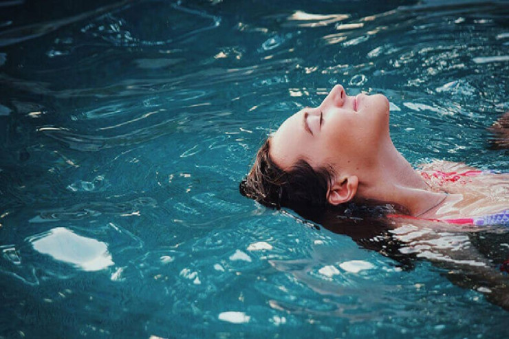 Yuxuda üzmək  nə deməkdir?