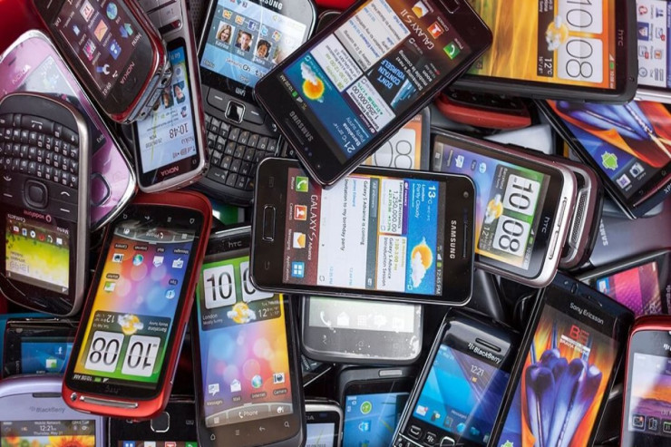 Köhnə telefonu  bu yerlərdə saxlamayın