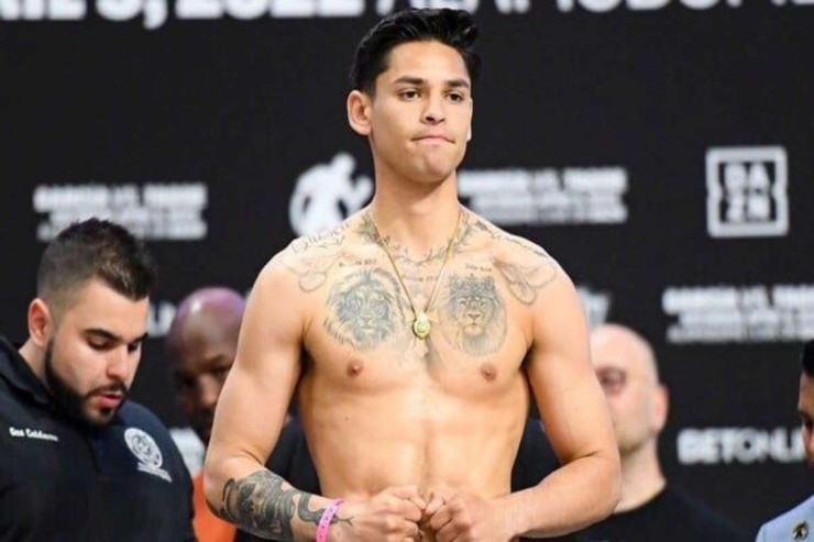 Məşhur boksçu vandalizmə görə  həbs edildi