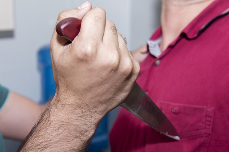 Yeznə bıçağı qaynının sinəsinə sancdı - Maştağada QANLI OLAY 