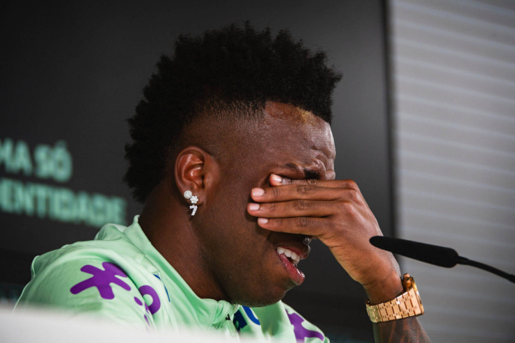 Vinisius Junioru təhqir edən azarkeşlər HƏBS EDİLDİ 