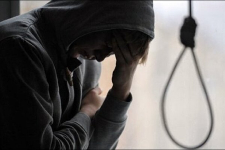 Beyləqanda DƏHŞƏT:  məftillə özünü asdı 