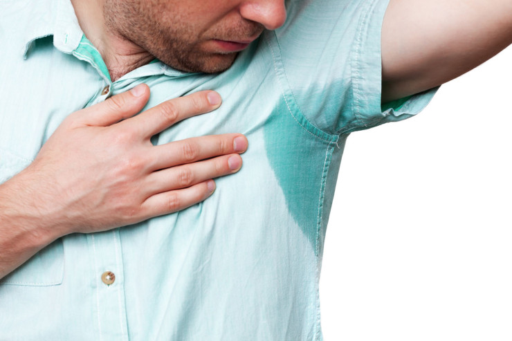 İsti havada tərləmənin qarşısını alan  5 TƏSİRLİ ÜSUL