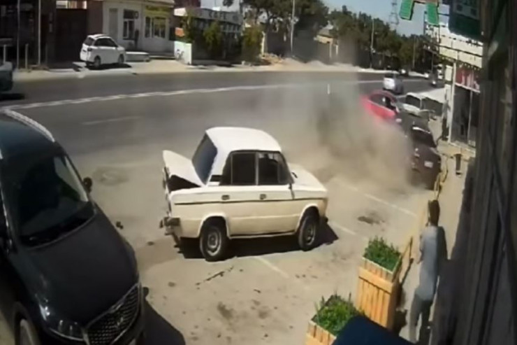 Bakıda azyaşlının öldüyü dəhşətli qəzanın VİDEOSU 