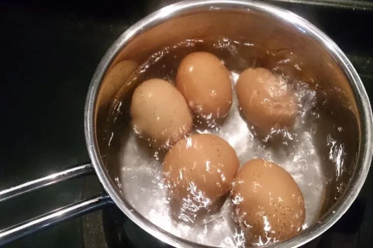 Yumurtaları belə bişirsəniz, uzun müddət qalacaq: evdar qadınlar BİLMƏLİDİR 