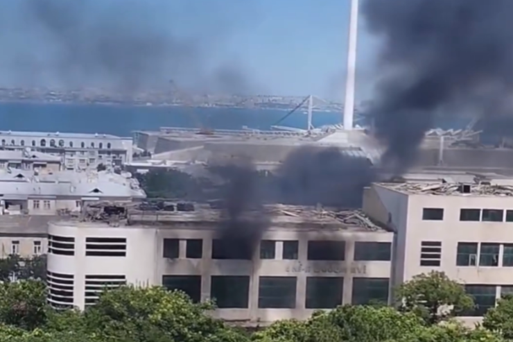 Bakıda doğum evinin  yaxınlığında YANĞIN