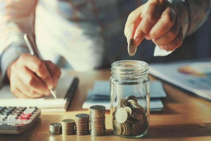 Kreditlə  "iPhone" alan   "varlılar": Pula necə qənaət  edirlər?