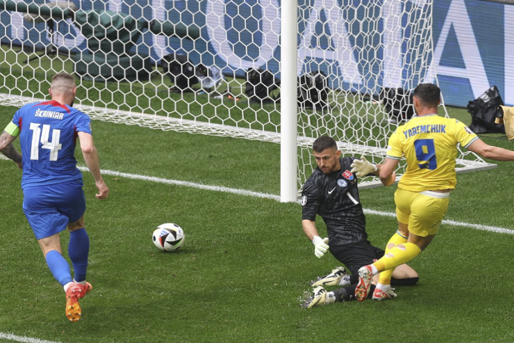 Ukrayna Avropa çempionatında ilk qələbəsini  qazandı