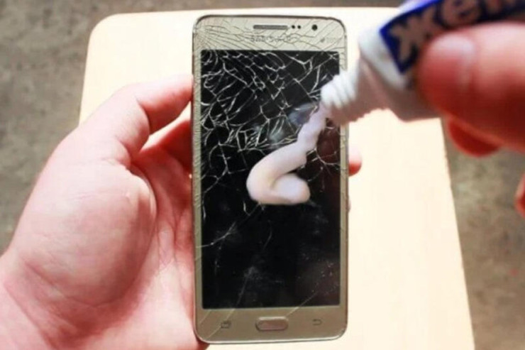 Telefonun ekranını diş pastası ilə  təmizləmək olarmı? - Hamının bilməsi VACİBDİR 