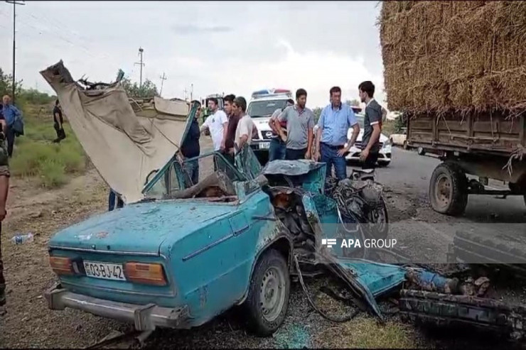 "Jiquli" traktorla toqquşdu: ölən var 