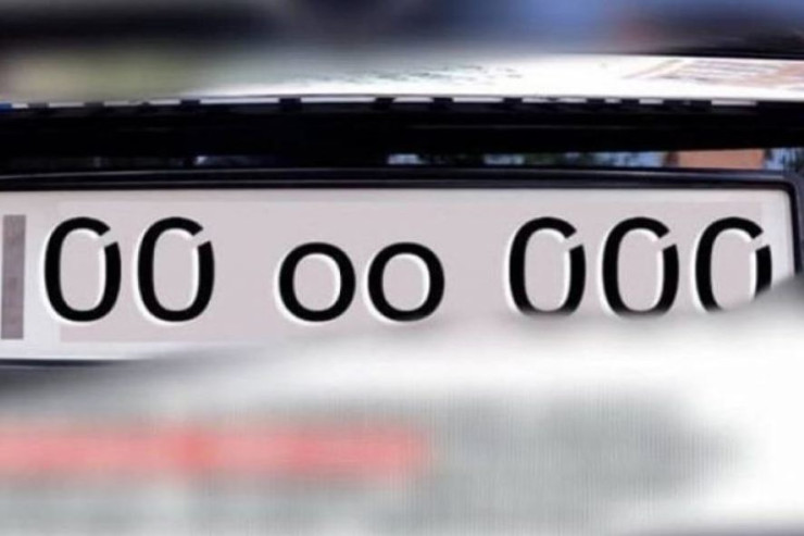 Bu maşın nömrəsi 30 milyona  satıldı