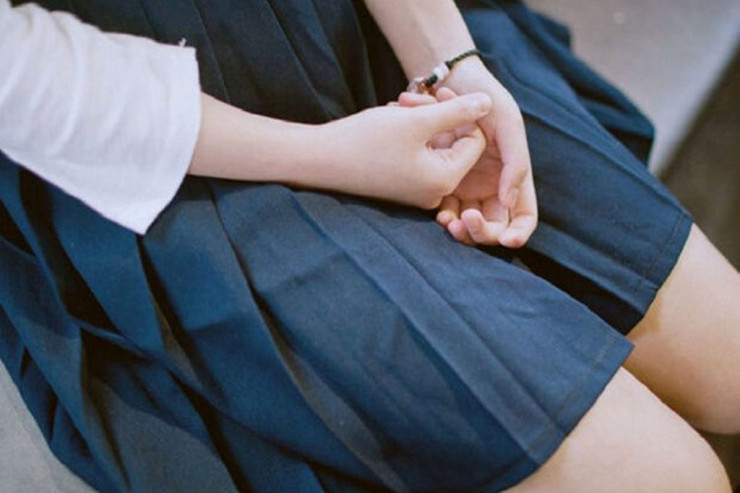 Məktəbli qız məktub yazıb özünü öldürdü 