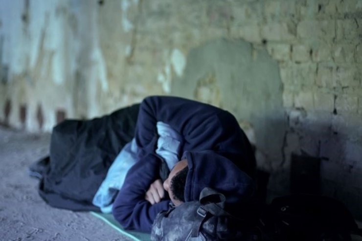 İllərdir  yuxu və seks asılılığı   ilə mübarizə aparan kənd