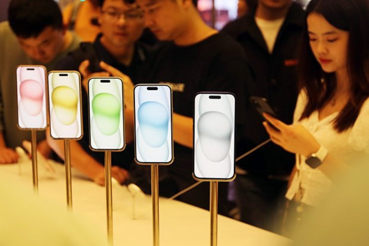 “Apple” “iPhone” istifadəçilərinə milyonlarla dollar verəcək