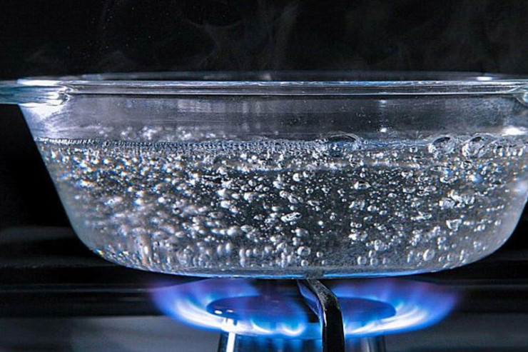 Qaynadılmış və adi suyu QARIŞDIRANLARIN NƏZƏRİNƏ:  Risk altındasınız