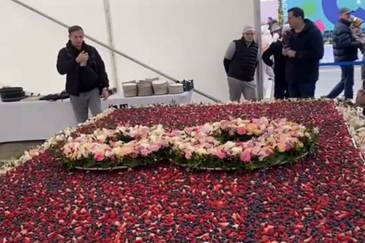 Dünyanın ən böyük tortu hazırlandı