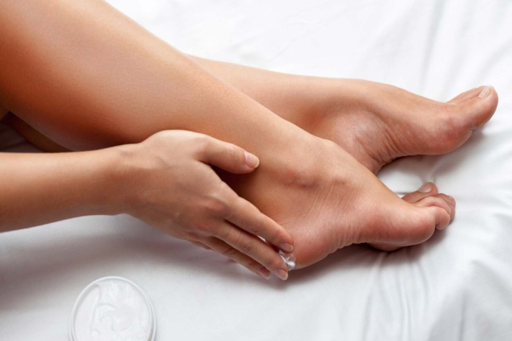 Ayaqlardakı bu vəziyyət şəkərin xəbərçisidir 