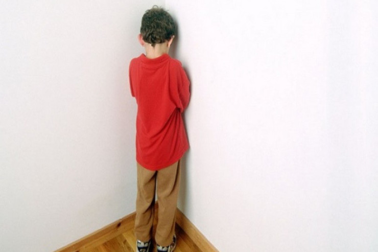 Niyə uşağı cəza olaraq küncə qoyurlar? - QƏTİ QADAĞANDIR 