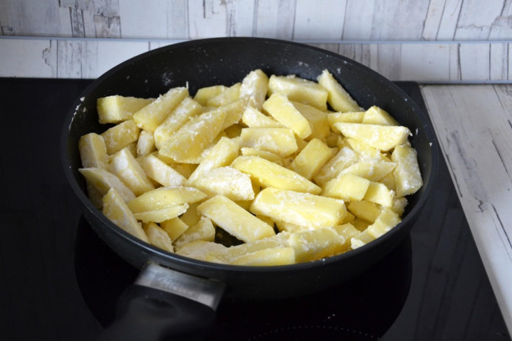 Qızardılmış kartofa un   əlavə edin – Möhtəşəm nəticə