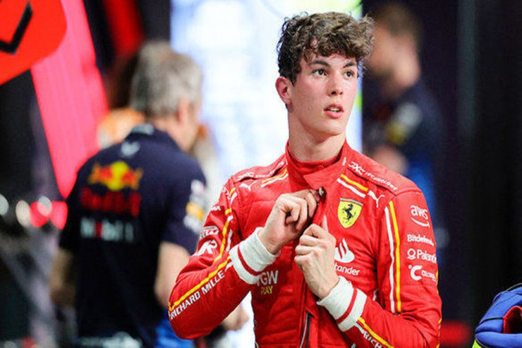 "Ferrari"nin yeni oyunçusu sürücülük imtahanından keçə bilmədi