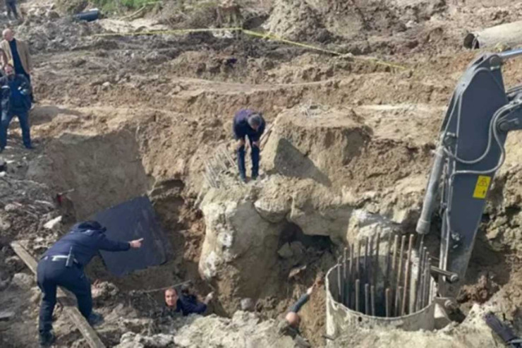 Türkiyədə torpaq sürüşməsi -Ölənlər var 