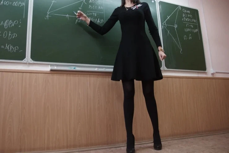 Müəllim 12 şagirdini içirdib zorladı 