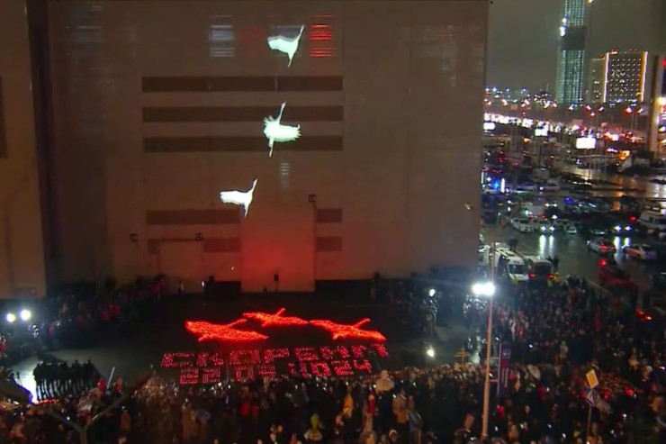 "Crocus"da ölənlərin xatirəsinə Müslüm Maqomayevin mahnısı səsləndi - VİDEO 