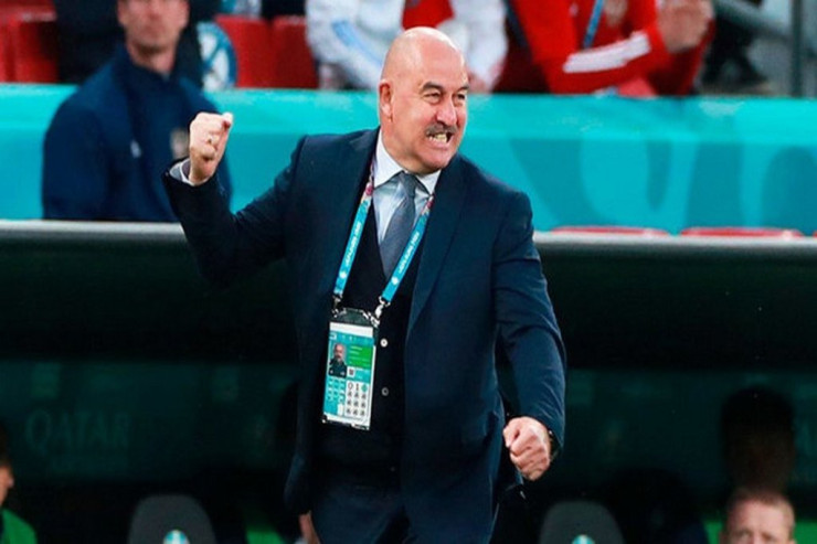 Azərbaycan millisinin  baş məşqçisi   ola bilər