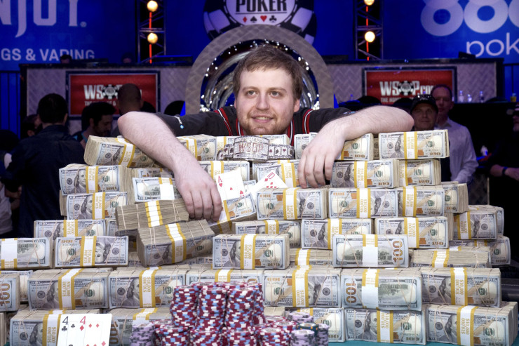 Lotoreya oynadı, milyardlıq CEK-POT uddu  