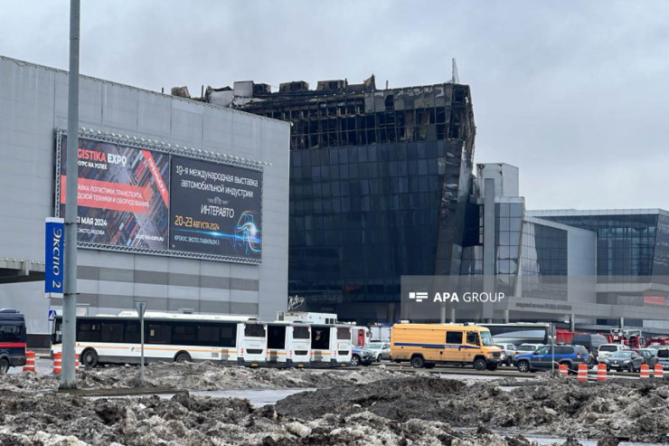 “Crocus”da şəkil çəkdirib fırıldaq yolu ilə pul toplamaq istədi 