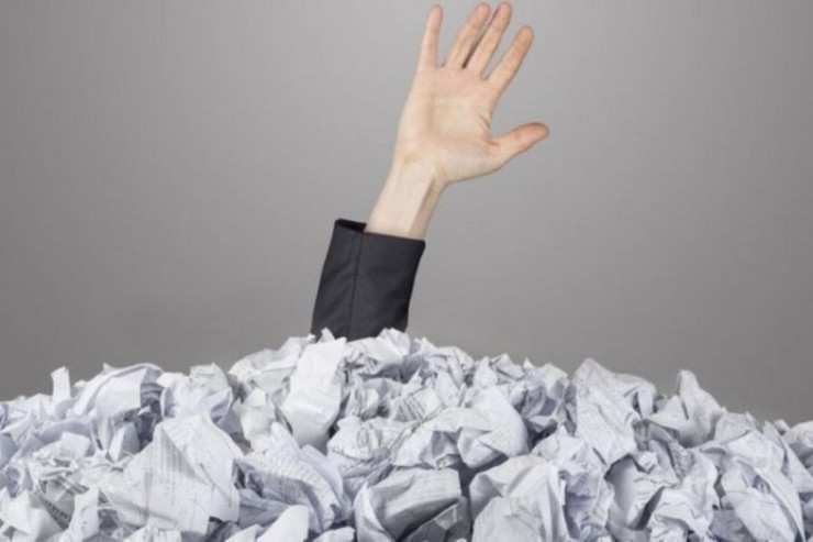 Millinin keçmiş kapitanı  müflis olub:   böyük  borcu   var